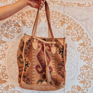 Isabella Fiore Carpet Bag